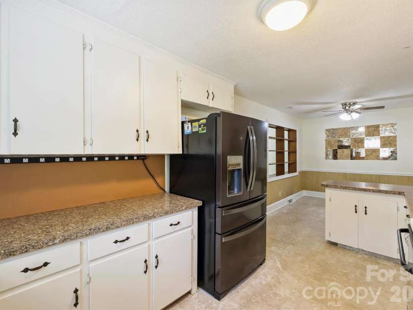 2134 Bromwich Road, Charlotte, NC 28208.  MLS# CAR4402911, YatesRealty ID 37096. 