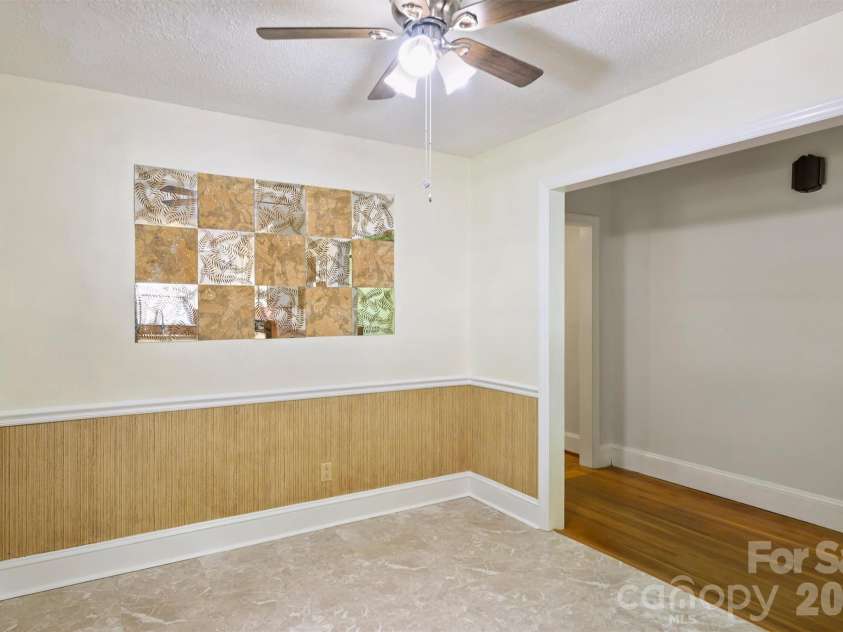 2134 Bromwich Road, Charlotte, NC 28208.  MLS# CAR4402911, YatesRealty ID 37096. 