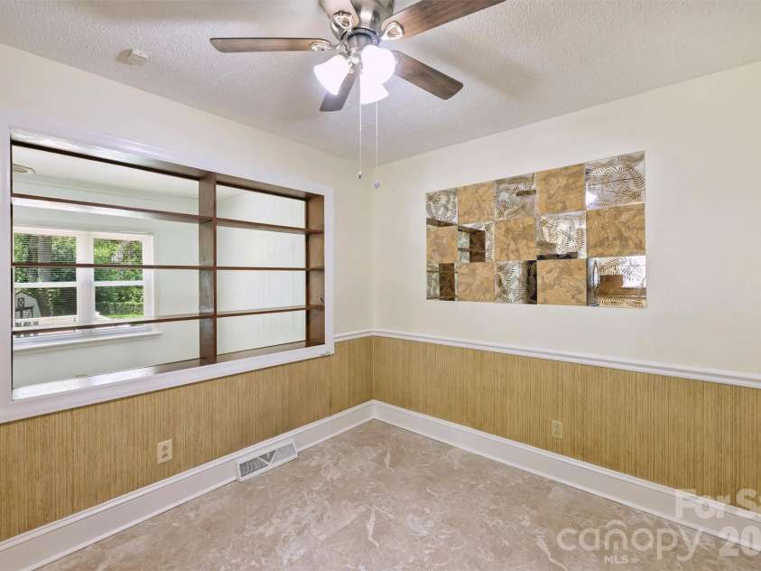 2134 Bromwich Road, Charlotte, NC 28208.  MLS# CAR4402911, YatesRealty ID 37096. 
