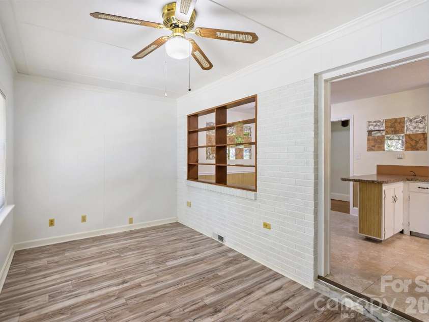 2134 Bromwich Road, Charlotte, NC 28208.  MLS# CAR4402911, YatesRealty ID 37096. 