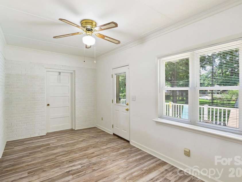 2134 Bromwich Road, Charlotte, NC 28208.  MLS# CAR4402911, YatesRealty ID 37096. 