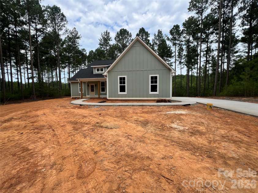 224 Plantation Way, Mount Gilead, NC 27306.  MLS# CAR4402494, YatesRealty ID 37097. 