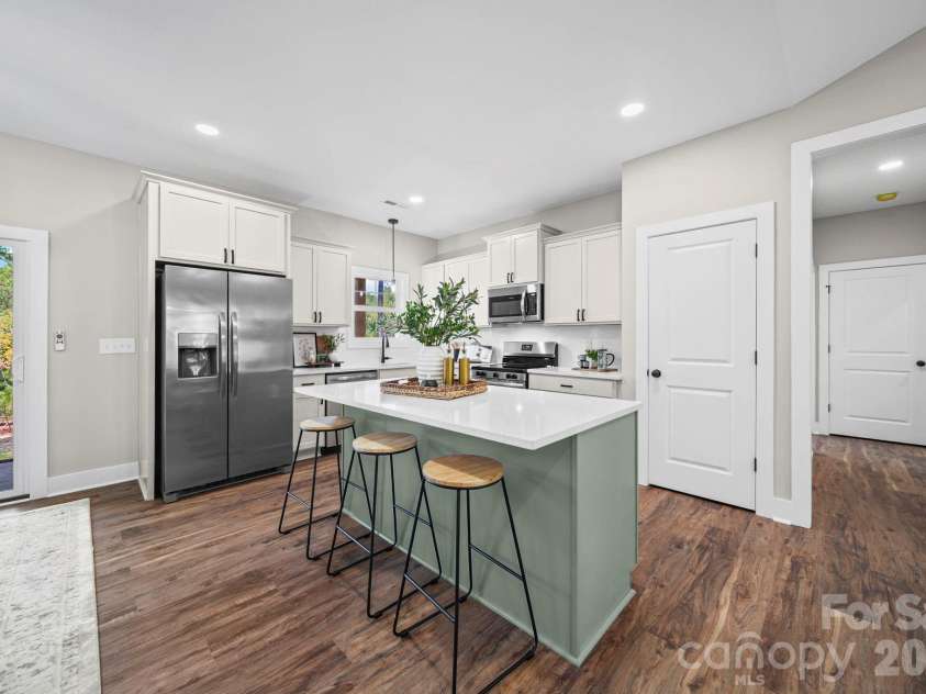 224 Plantation Way, Mount Gilead, NC 27306.  MLS# CAR4402494, YatesRealty ID 37097. Kitchen