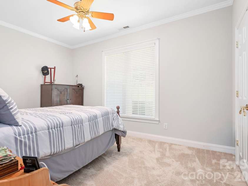 215 Knops Nob Road, Mooresville, NC 28115.  MLS# CAR4402529, YatesRealty ID 37098. 3rd bedroom