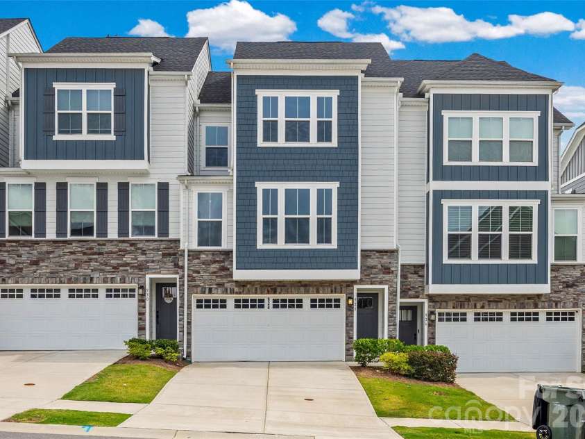 928 Portrush Lane, Tega Cay, SC 29708.  MLS# CAR4402531, YatesRealty ID 37099. 