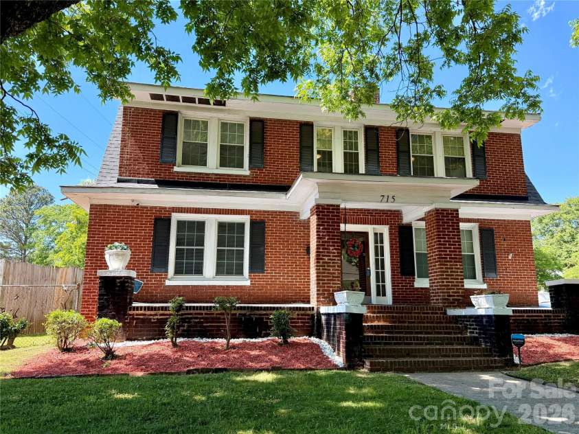 715 Marion Street, Shelby, NC 28150.  MLS# CAR4387396, YatesRealty ID 371. 