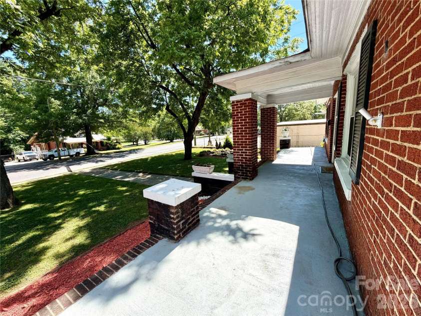 715 Marion Street, Shelby, NC 28150.  MLS# CAR4387396, YatesRealty ID 371. 