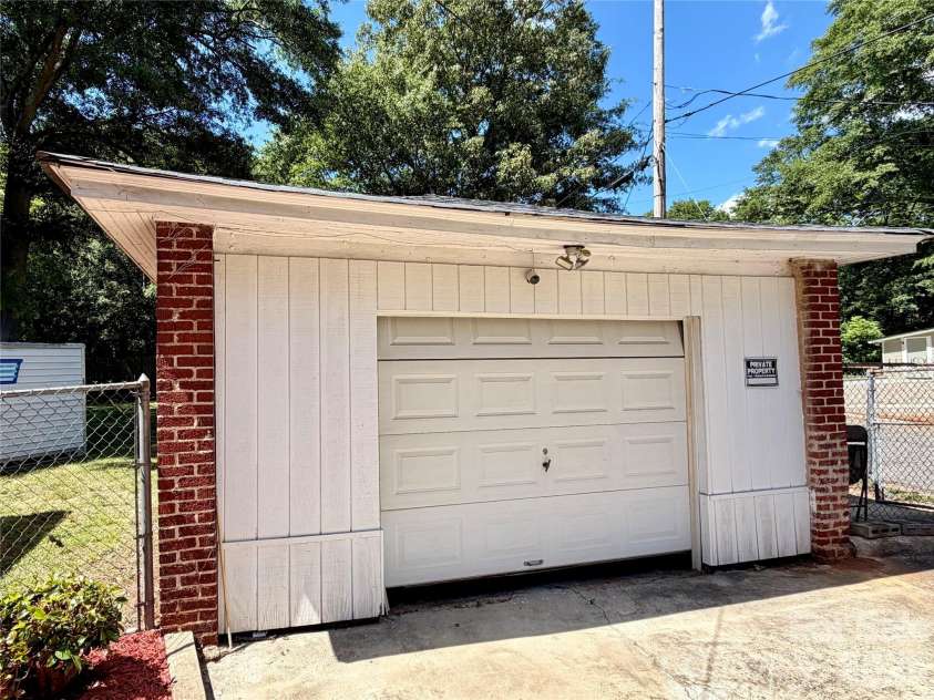 715 Marion Street, Shelby, NC 28150.  MLS# CAR4387396, YatesRealty ID 371. 