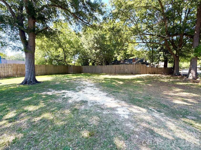 715 Marion Street, Shelby, NC 28150.  MLS# CAR4387396, YatesRealty ID 371. 