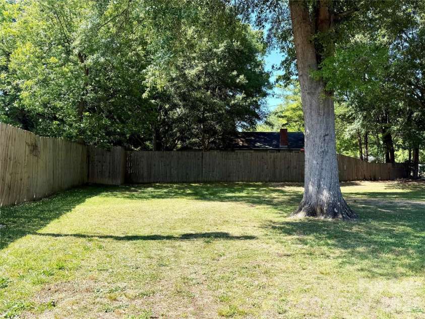 715 Marion Street, Shelby, NC 28150.  MLS# CAR4387396, YatesRealty ID 371. 