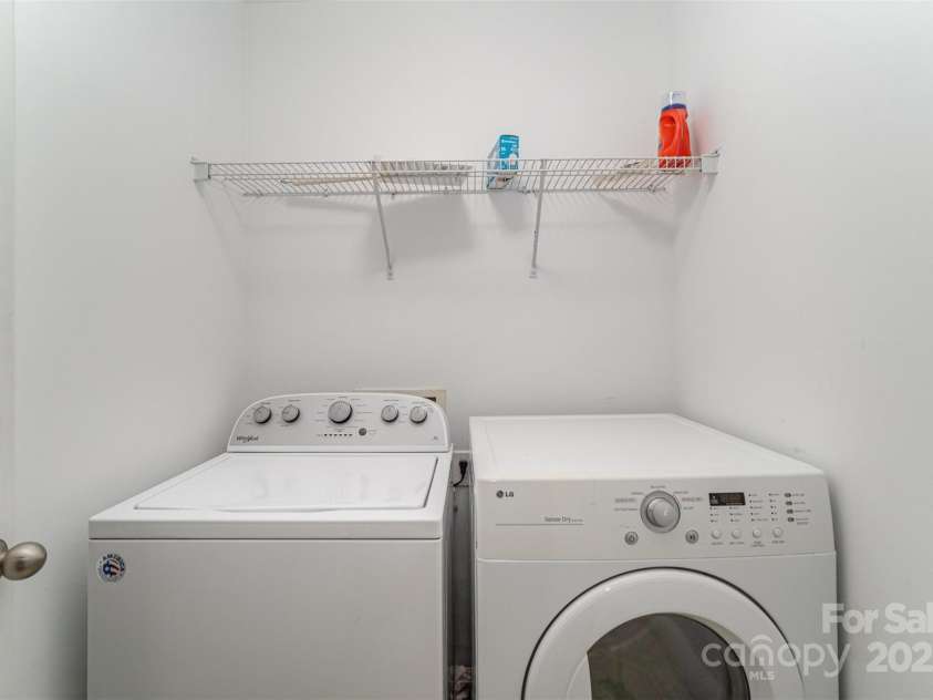 10015 Garrison Watch Avenue, Charlotte, NC 28277.  MLS# CAR4239226, YatesRealty ID 3710. Laundry room