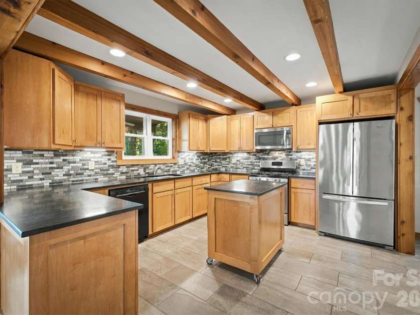 2262 Grandview Peaks Drive, Nebo, NC 28761.  MLS# CAR4425294, YatesRealty ID 3710. 