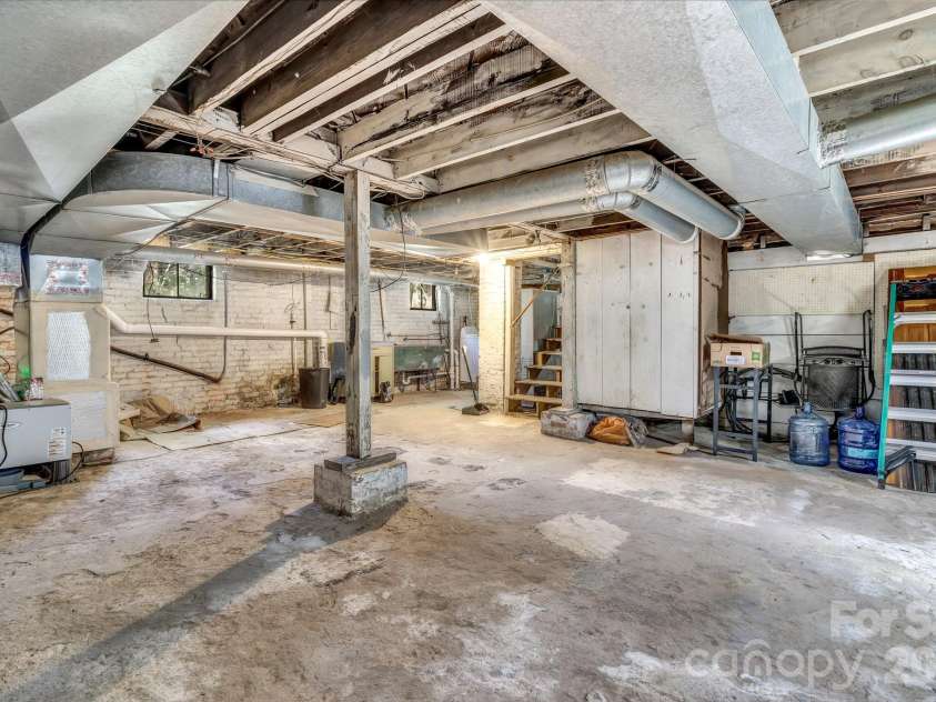 22 Fenner Avenue, Asheville, NC 28804.  MLS# CAR4403317, YatesRealty ID 37100. 