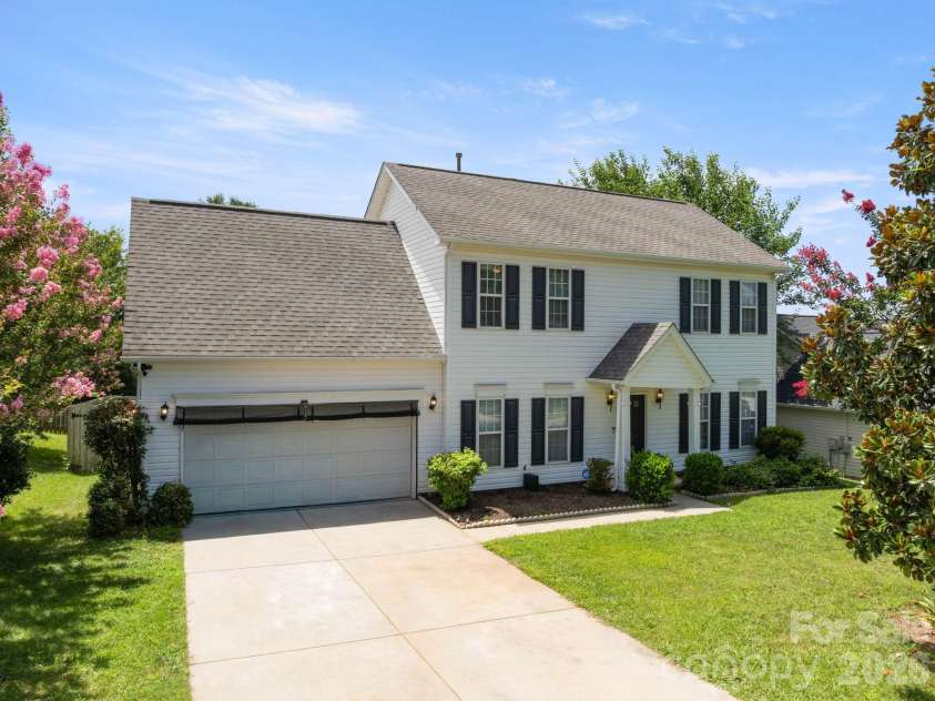 5782 Dove Point Drive, Concord, NC 28025.  MLS# CAR4402560, YatesRealty ID 37101. 