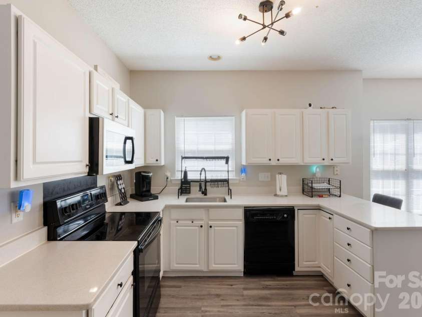 5782 Dove Point Drive, Concord, NC 28025.  MLS# CAR4402560, YatesRealty ID 37101. 