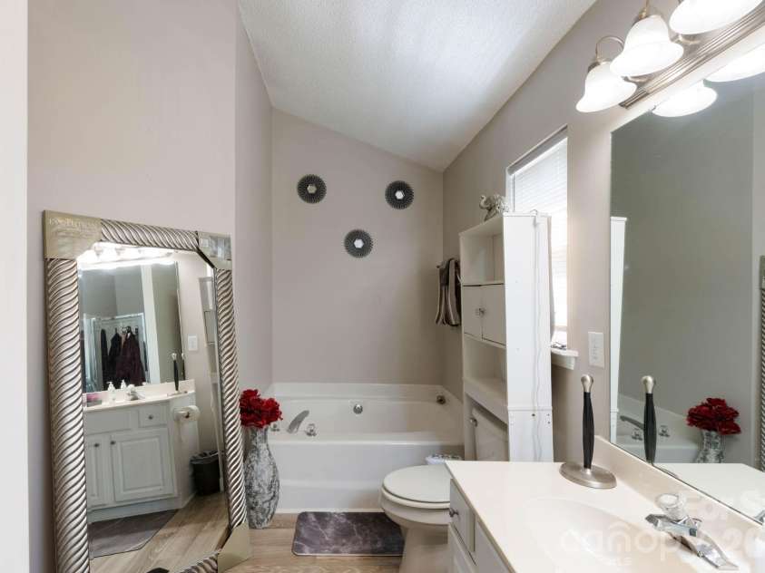 5782 Dove Point Drive, Concord, NC 28025.  MLS# CAR4402560, YatesRealty ID 37101. 