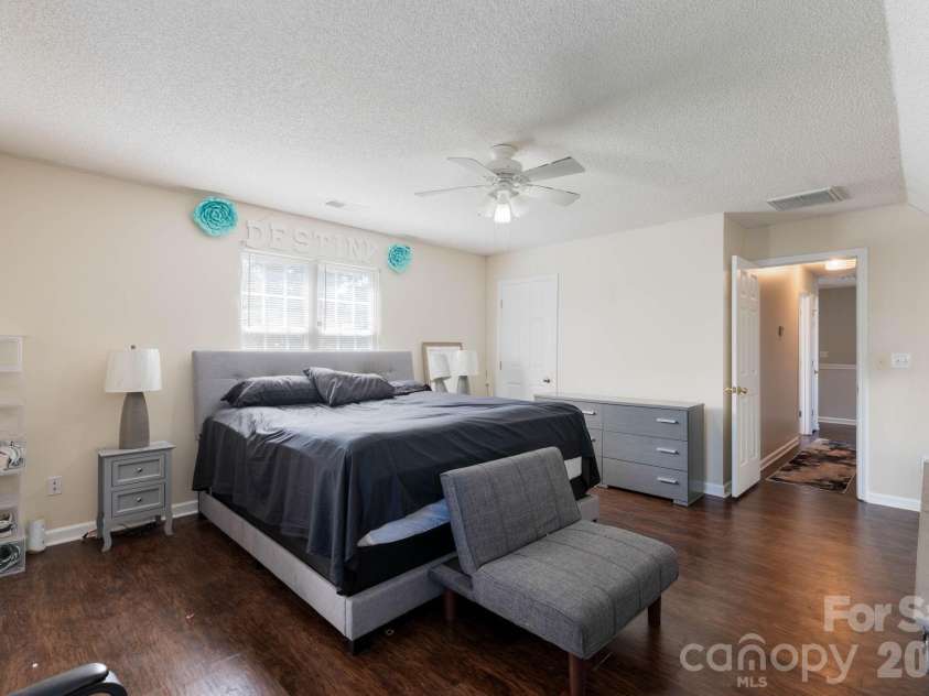 5782 Dove Point Drive, Concord, NC 28025.  MLS# CAR4402560, YatesRealty ID 37101. 