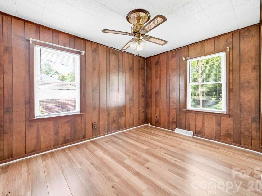 4723 Northaven Drive, Charlotte, NC 28206.  MLS# CAR4402019, YatesRealty ID 37103. Bedroom 3
