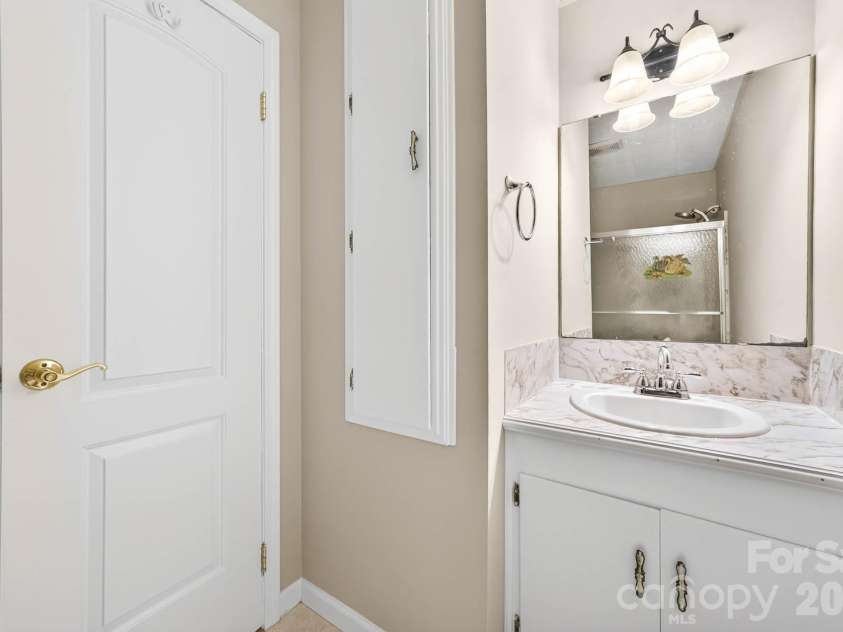 4723 Northaven Drive, Charlotte, NC 28206.  MLS# CAR4402019, YatesRealty ID 37103. Hall bathroom