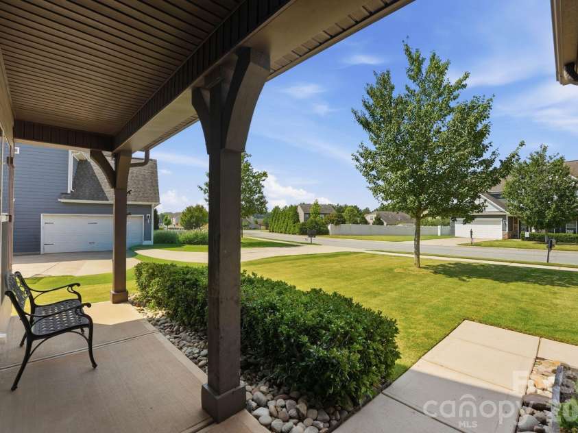 5917 Mcclintock Drive, Denver, NC 28037.  MLS# CAR4401009, YatesRealty ID 37105. 