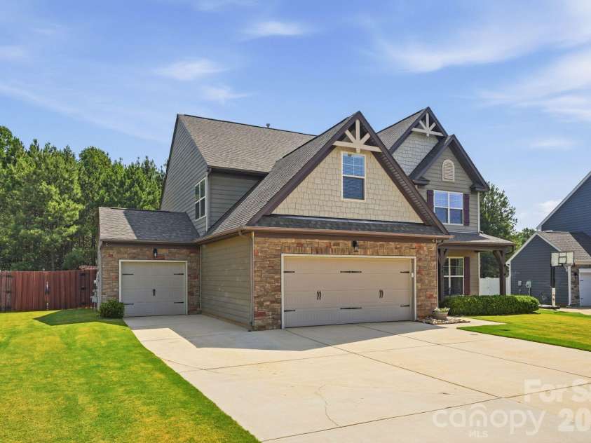 5917 Mcclintock Drive, Denver, NC 28037.  MLS# CAR4401009, YatesRealty ID 37105. 