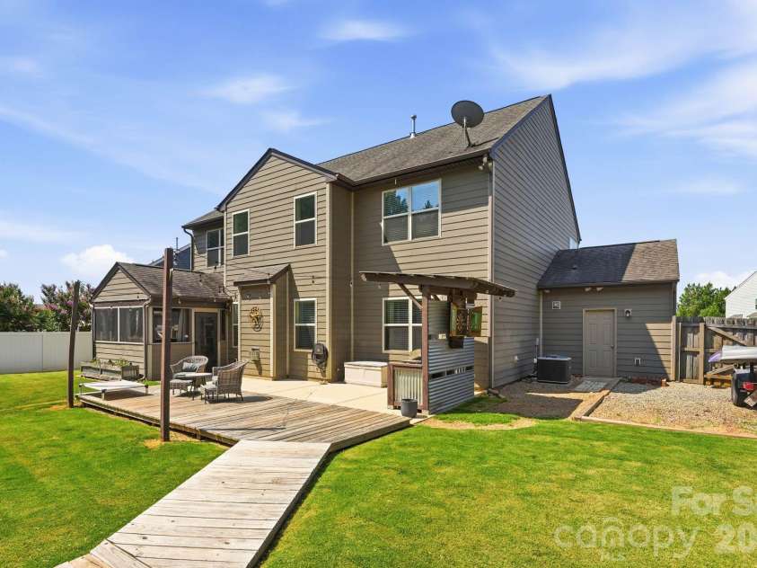 5917 Mcclintock Drive, Denver, NC 28037.  MLS# CAR4401009, YatesRealty ID 37105. 