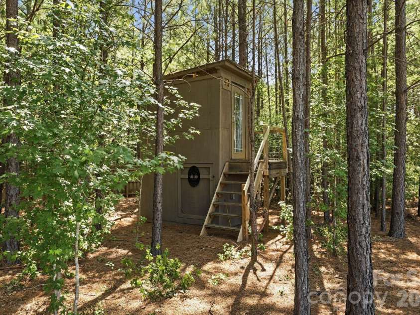 5917 Mcclintock Drive, Denver, NC 28037.  MLS# CAR4401009, YatesRealty ID 37105. 