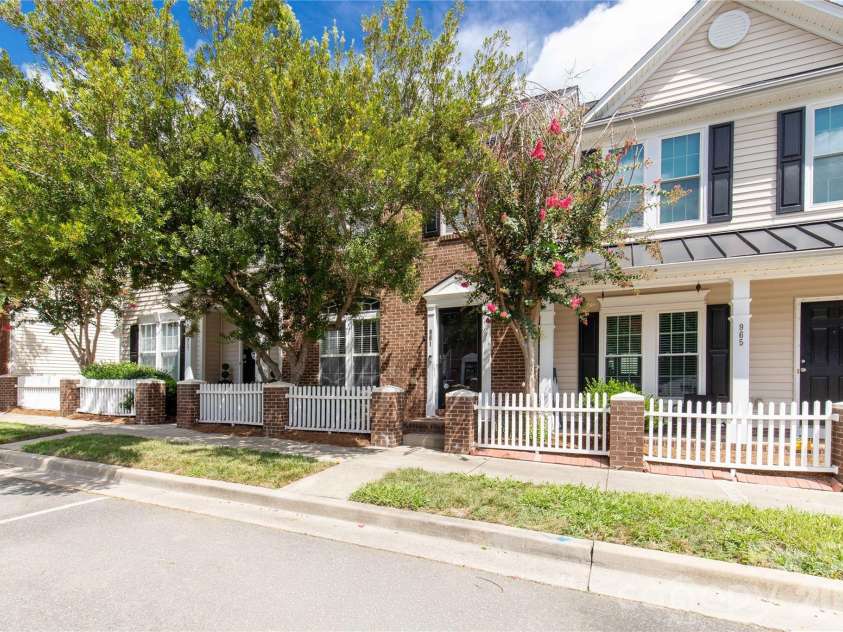 961 Coolsprings Lane, Rock Hill, SC 29730.  MLS# CAR4398107, YatesRealty ID 37106. 