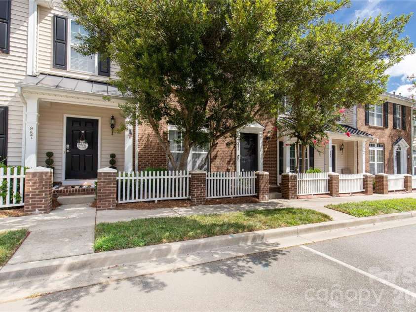 961 Coolsprings Lane, Rock Hill, SC 29730.  MLS# CAR4398107, YatesRealty ID 37106. 