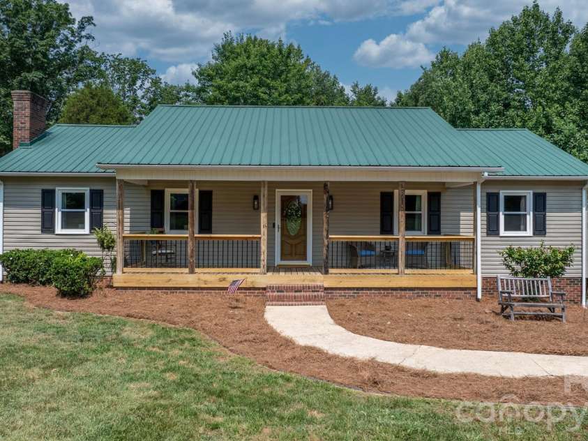 2990 Clarks Chapel Road, Lenoir, NC 28645.  MLS# CAR4388421, YatesRealty ID 37107. 