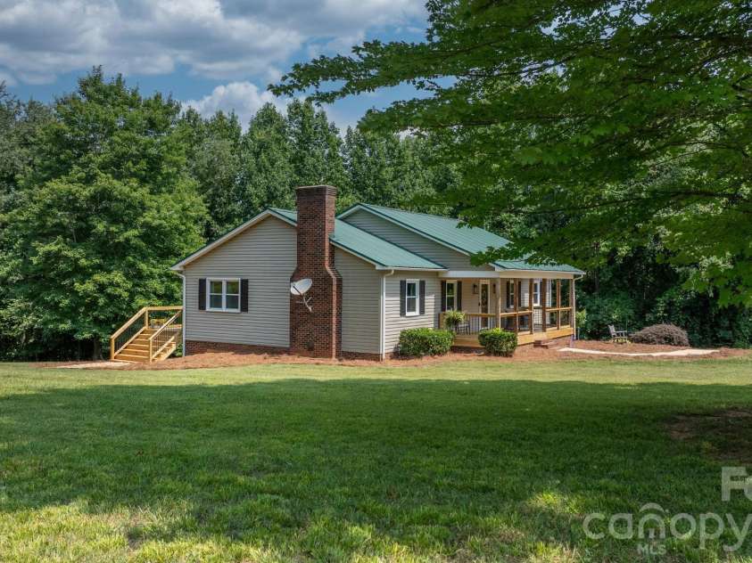 2990 Clarks Chapel Road, Lenoir, NC 28645.  MLS# CAR4388421, YatesRealty ID 37107. 