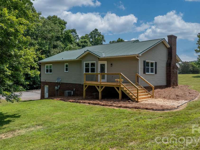2990 Clarks Chapel Road, Lenoir, NC 28645.  MLS# CAR4388421, YatesRealty ID 37107. 