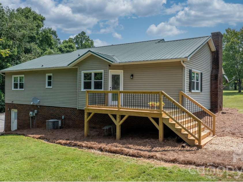 2990 Clarks Chapel Road, Lenoir, NC 28645.  MLS# CAR4388421, YatesRealty ID 37107. 