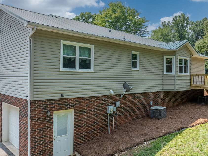 2990 Clarks Chapel Road, Lenoir, NC 28645.  MLS# CAR4388421, YatesRealty ID 37107. 