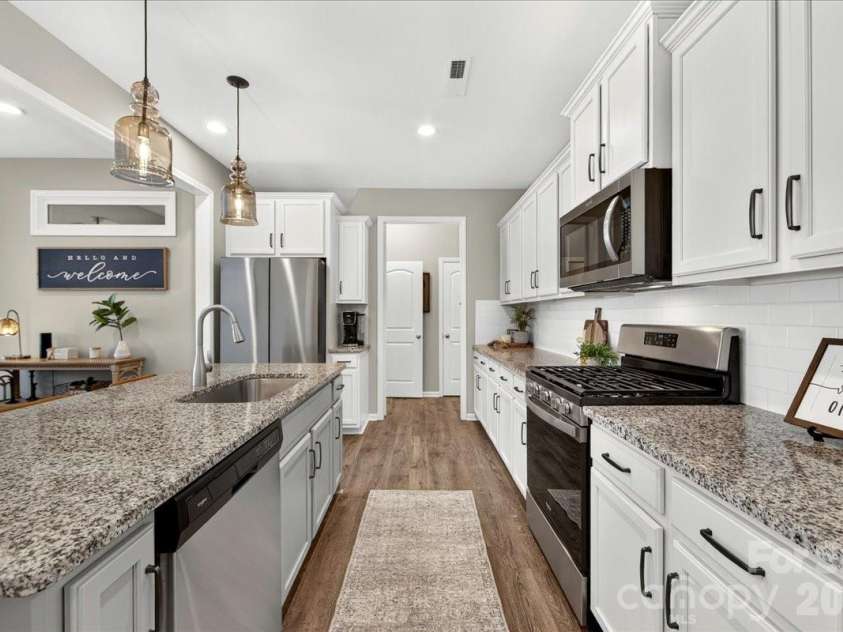 7585 Hartsfield Drive, Lancaster, SC 29720.  MLS# CAR4398685, YatesRealty ID 37108. Kitchen