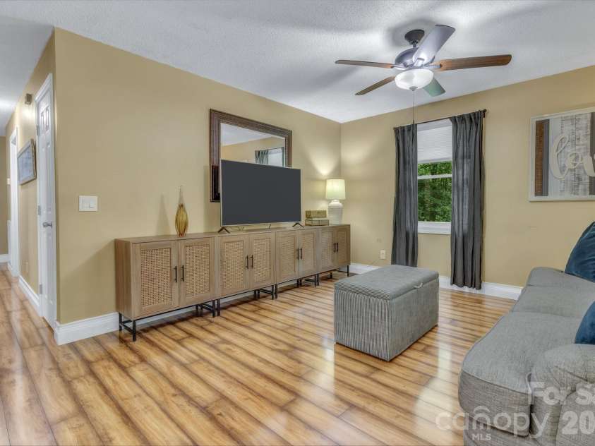 18 Mctindal Circle, Asheville, NC 28803.  MLS# CAR4399667, YatesRealty ID 37110. 