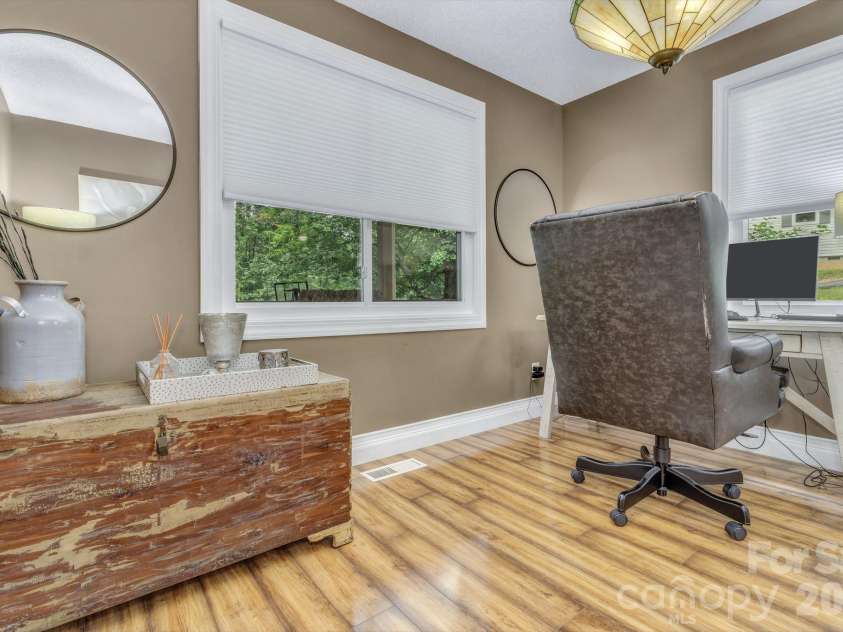 18 Mctindal Circle, Asheville, NC 28803.  MLS# CAR4399667, YatesRealty ID 37110. 