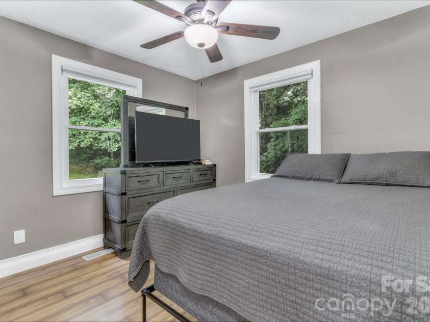 18 Mctindal Circle, Asheville, NC 28803.  MLS# CAR4399667, YatesRealty ID 37110. 