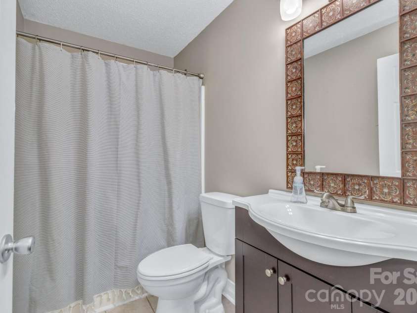 18 Mctindal Circle, Asheville, NC 28803.  MLS# CAR4399667, YatesRealty ID 37110. Full bath