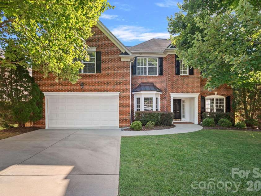 2305 Barrington Ridge Drive, Waxhaw, NC 28173.  MLS# CAR4394344, YatesRealty ID 37111. 