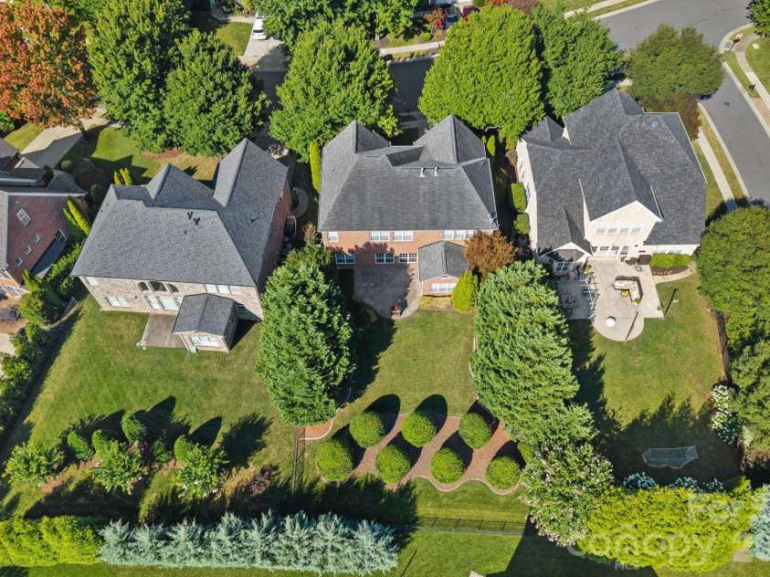 2305 Barrington Ridge Drive, Waxhaw, NC 28173.  MLS# CAR4394344, YatesRealty ID 37111. 