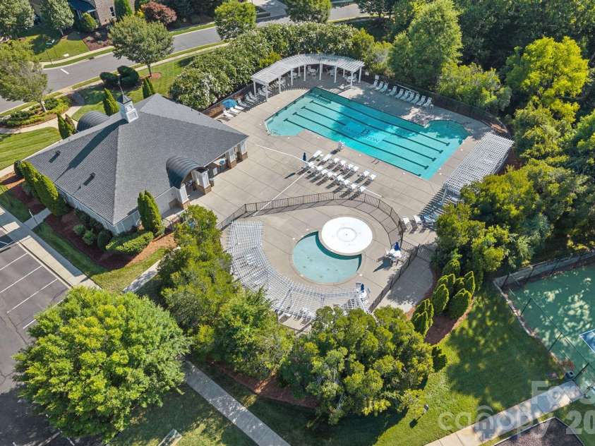2305 Barrington Ridge Drive, Waxhaw, NC 28173.  MLS# CAR4394344, YatesRealty ID 37111. 