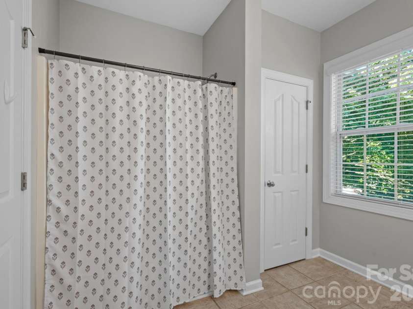 2305 Barrington Ridge Drive, Waxhaw, NC 28173.  MLS# CAR4394344, YatesRealty ID 37111. Hall Bath 2nd Level