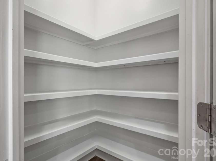 2305 Barrington Ridge Drive, Waxhaw, NC 28173.  MLS# CAR4394344, YatesRealty ID 37111. Kitchen Pantry
