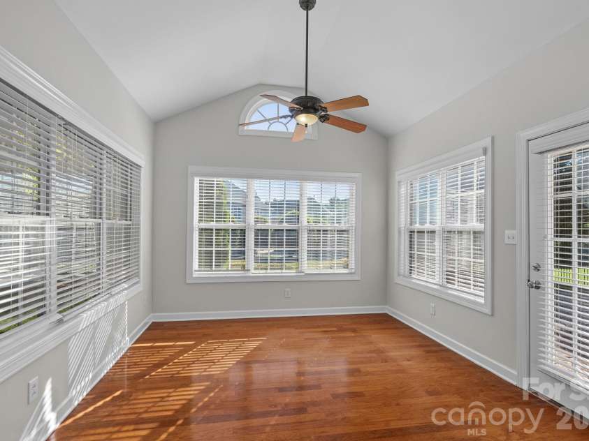 2305 Barrington Ridge Drive, Waxhaw, NC 28173.  MLS# CAR4394344, YatesRealty ID 37111. Sunroom