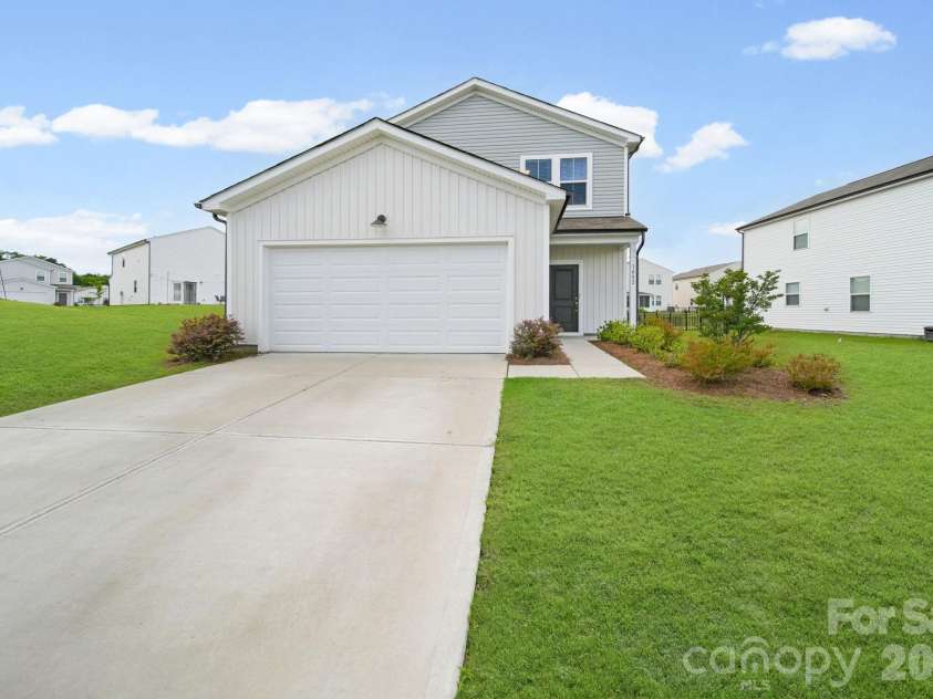 3082 Bell Spur Avenue, Concord, NC 28027.  MLS# CAR4392776, YatesRealty ID 37112. 