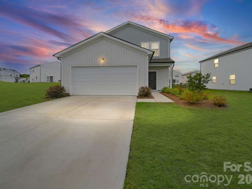 3082 Bell Spur Avenue, Concord, NC 28027.  MLS# CAR4392776, YatesRealty ID 37112. 