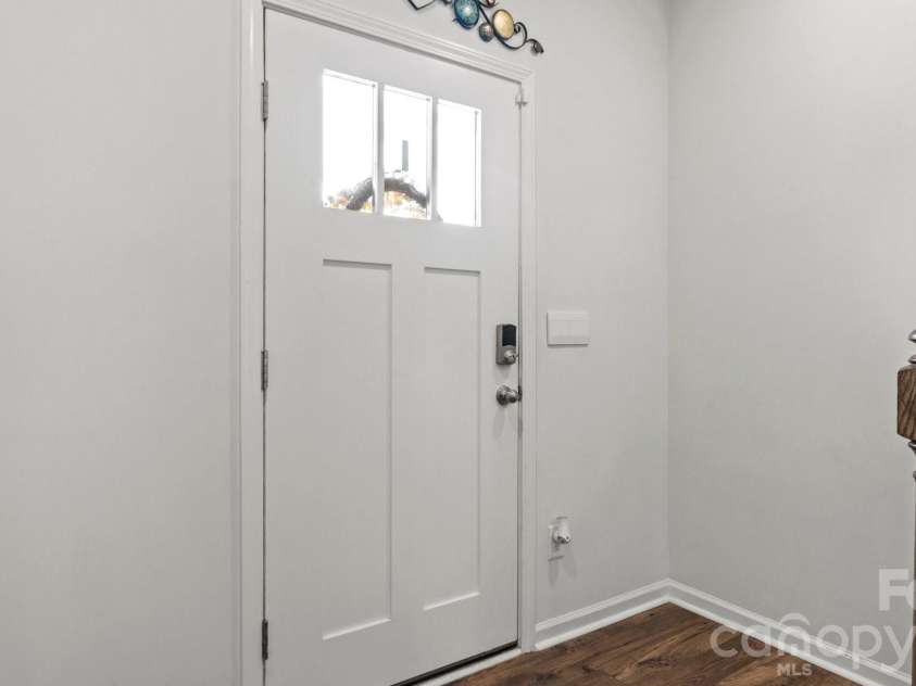 110 Meadow View Drive, Statesville, NC 28677.  MLS# CAR4401619, YatesRealty ID 37113. 