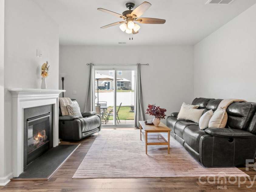 110 Meadow View Drive, Statesville, NC 28677.  MLS# CAR4401619, YatesRealty ID 37113. 