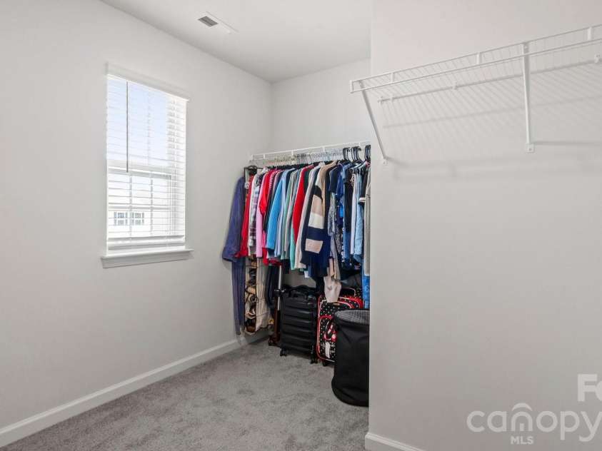 110 Meadow View Drive, Statesville, NC 28677.  MLS# CAR4401619, YatesRealty ID 37113. 